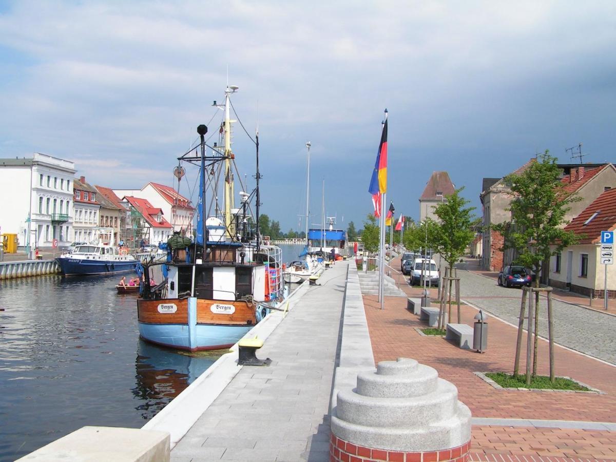 Blick Auf Yachthafen An Der Ostsee Ueckermünde Exteriér fotografie